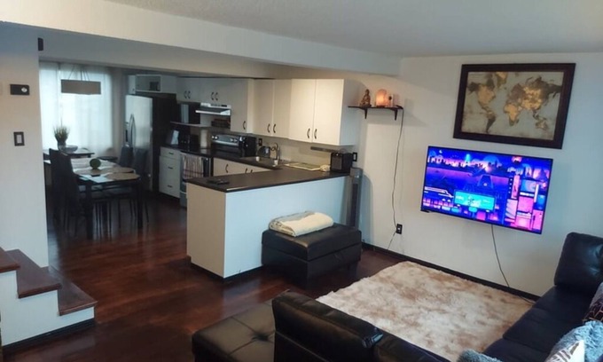 Gatineau House | Charming 3-bedroom townhome