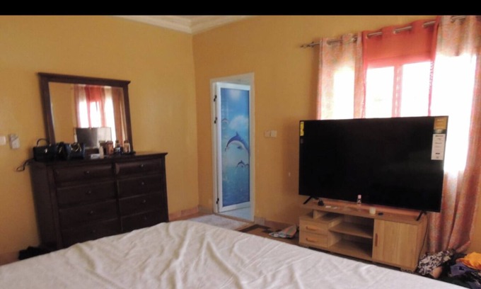 Kanifing House | Charming 3-bedroom townhome with WiFi and AC in lovely Kanifing