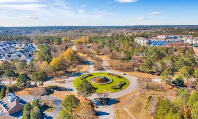 Lake Carolina House | Charming 3-bedroom townhome @ Lake Carolina