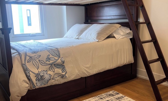 Ramara House | Charming 3-bedroom townhome with WiFi, AC in Orillia