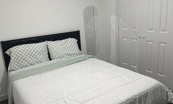 Northeast Houston House | Charming 3-bedroom townhome with WiFi and AC in marvelous Houston