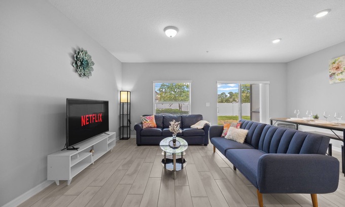 Sanford House | Charming 3-bedroom townhome in lovely Sanford