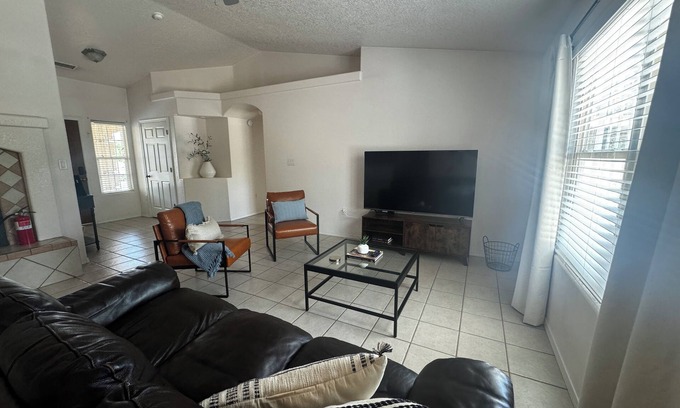 Albuquerque House | Charming 3-Bedroom Family-Friendly House in Albuquerque with Easy Commute