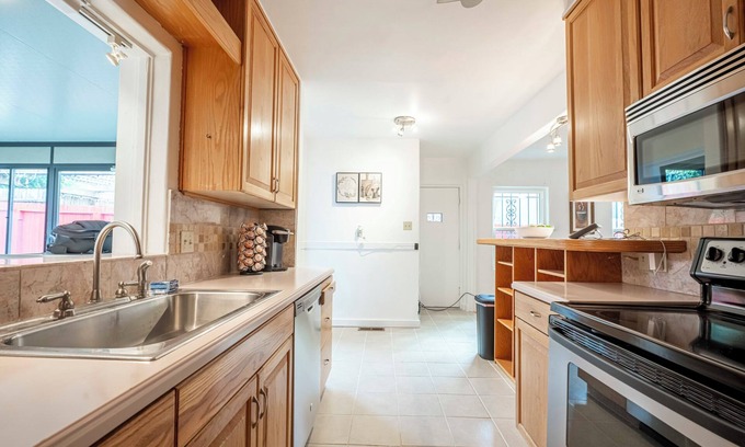 Nob Hill House | Charming 3-bedroom house Albuquerque with game room and back yard