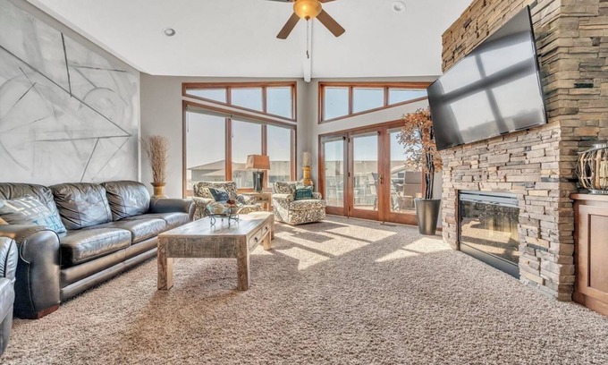 Arnolds Park Condo | Charming 3-bedroom condo with stunning lake views in fabulous Arnolds Park, IA