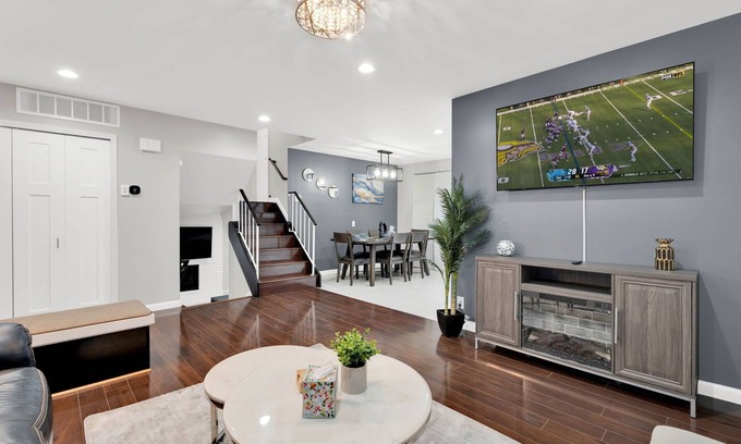 Auburn Hills House | Charming 3-bedroom house with WiFi, AC in enchanting Auburn Hills
