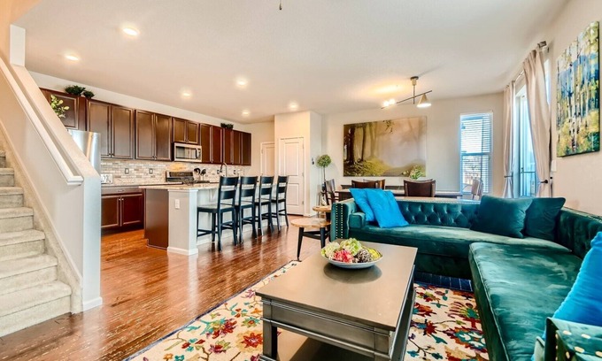 The Meadows House | Charming 3-bedroom house with 2 offices, AC and WiFi in welcoming Castle Rock