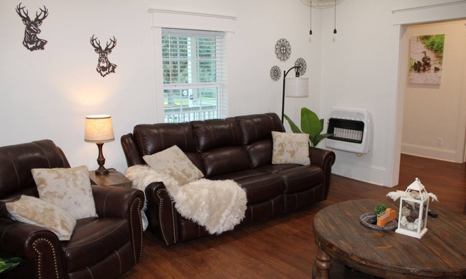 Wakefield House | Charming 3-bedroom home in Centreville, MS on beautiful and peaceful landscape.