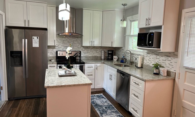 College Park House | Charming 3-bedroom house in welcoming College Park.