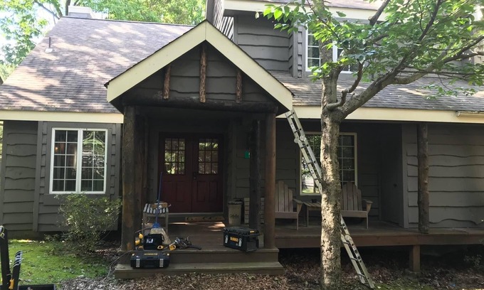 White Haven Ski Chalet | Charming 3-bedroom chalet with Loft. Classic skin-in/out, Jack Frost Golf Resort