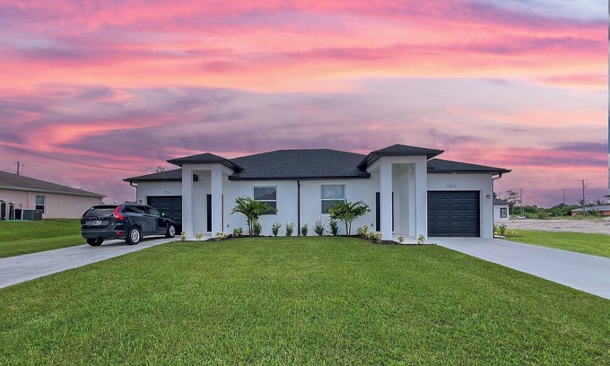 Westminster House | Charming 3-bedroom house in delightful Lehigh Acres with WiFi, AC