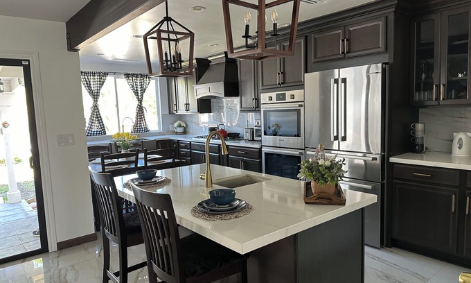 Canoga Park House | Charming 3-bedroom house in amazing West Hills with AC, WiFi