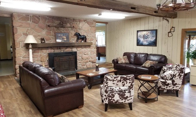 Marshalltown Cabin | Charming 3-bedroom lodge at Wolfe Ranch of Marshalltown