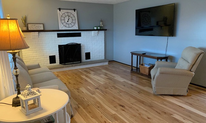 Millersburg House | Charming 3-bedroom house with WiFi and AC in the heart of Walnut Creek.