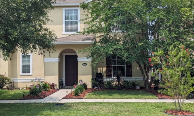 OakLeaf Plantation House | Charming 3-bedroom townhome with Amenities Galore