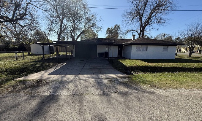 Port Neches House | Charming 3-Bedroom Short-Term Rental in Port Neches