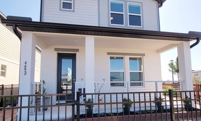 St. Cloud House | Charming 3-bedroom house with fitness room, WiFi in welcoming Saint Cloud