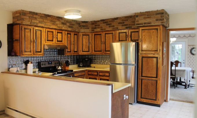 Skaneateles Other | Charming 3-bedroom farmhouse with large backyard, cabin and scenic pond.