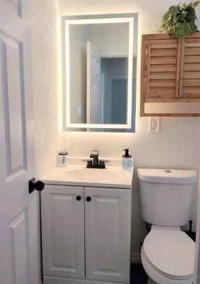 Disston Heights Apartment | Charming 3 Bedroom House with a Beautiful Pool AC and Wifi in St Petersburg
