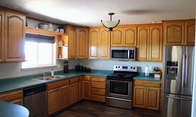 Sutter Creek Other | Charming 3-bedroom farmhouse in Sutter Creek with pool table, two story deck.
