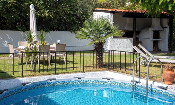 Rapaniana Villa | Charming 3-bedroom villa in wonderful Kamisiana with AC, WiFi