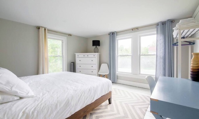 Haines Falls House | Charming 3-BR Farmhouse 10-min to Hunter