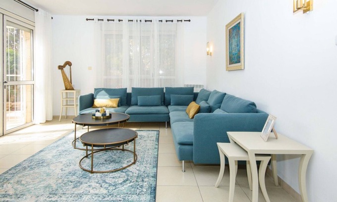 Jerusalem Apartment | Charming 3 BR in Baka w/garden