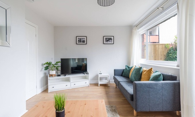 Newcastle-upon-Tyne House | Charming 3-Bed House in Newcastle upon Tyne