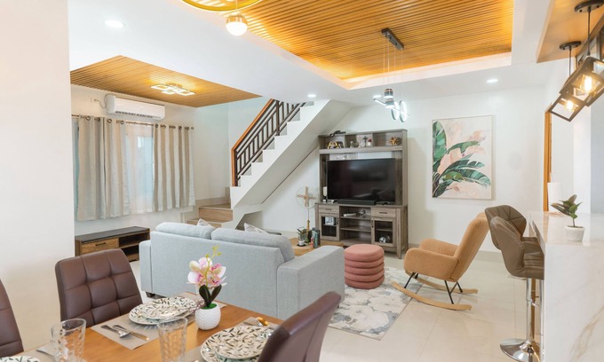 San Pedro House | Charming 3-bedroom House with Fast WiFi,fully AC, near Honda Bay