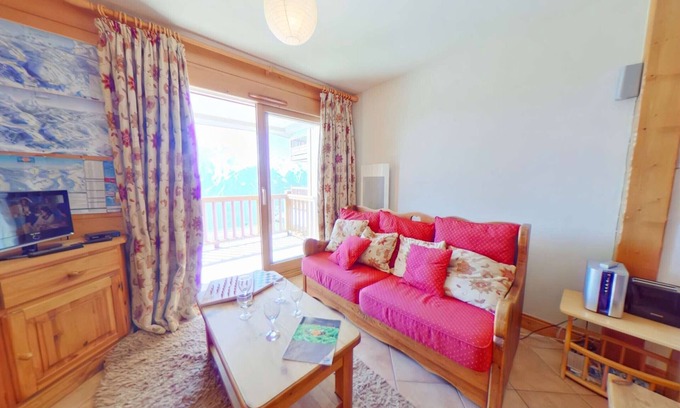 Bisanne 1500 Apartment | Charming 3-Room Apartment with Pool Access, Balcony & Parking - Sleeps 5