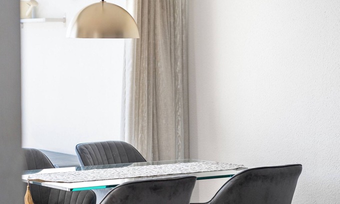 Boeblingen Apartment | Charming 3 Room Apart ROLF BENZ I Centre of Böblingen I Family I AC I Homeoffice