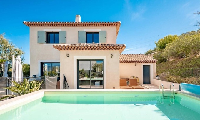 Pierrefeu-du-Var Villa | Charming 3-star villa of 110m2 with swimming pool 20' from the sea in a quiet location
