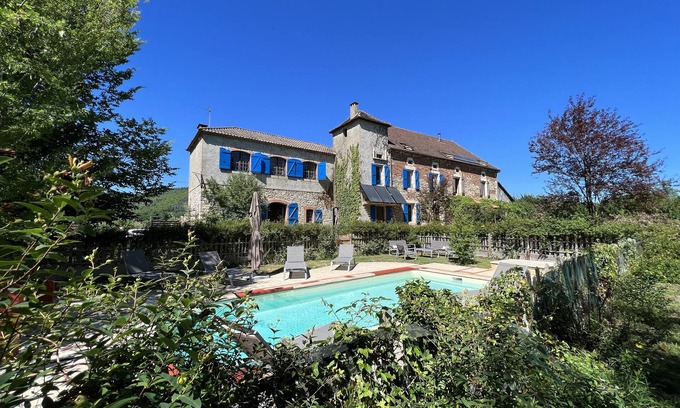 Tour-de-Faure House | Charming 3-star house with private pool on the riverbank