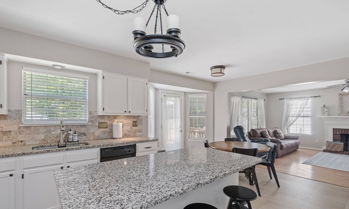 Pineville House | Charming 3BR/2.5BA home for friends and family in Ballantyne