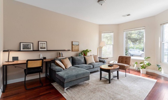 Avondale Apartment | Charming 3BR Duplex Apartment W2
