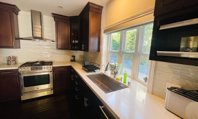 Encino House | Charming 3BR Home in Prime Encino Location With Ping-Pong & Spa!