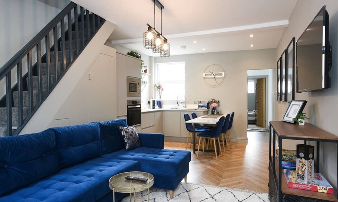 Portsmouth House | Charming 3BR Terrace House w/Garden*10min to Beach