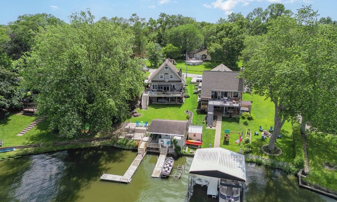 Lake Dalecarlia House | Charming 4-bedroom house in peaceful Private Lake Dalecarlia w OUTSTANDING views