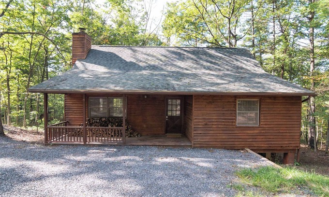 Mount Jackson Cabin | Charming 4-bedroom cabin with WiFi, AC in Bryce Resort