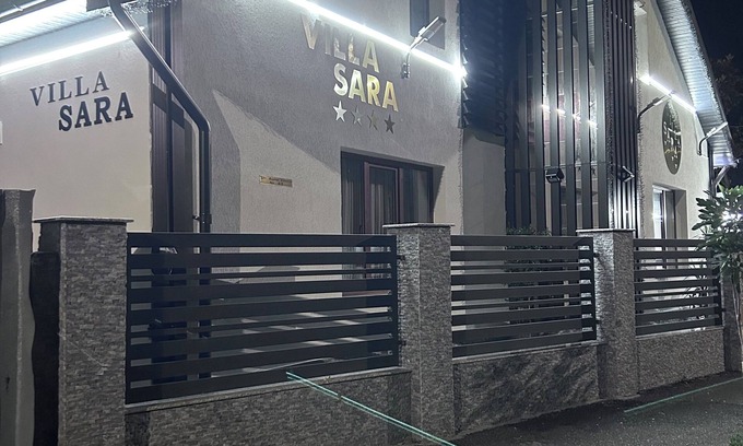 Tirgu Jiu Bed & Breakfast | Charming 4-bedroom bed & breakfast with WiFi, AC in fabulous Târgu Jiu.