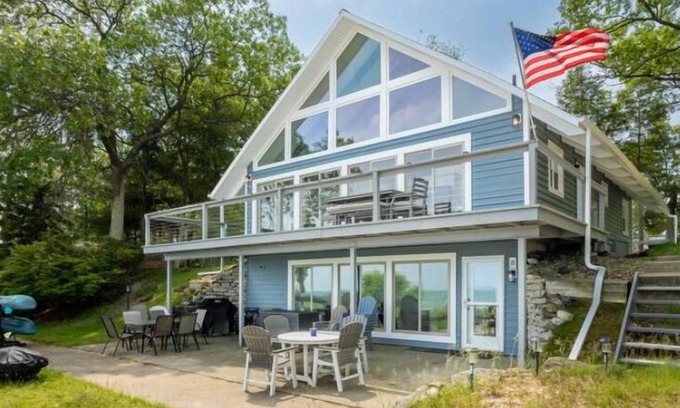 Pigeon Ski Chalet | Charming 4-bedroom beachfront chalet on Sand Point in Caseville Twp