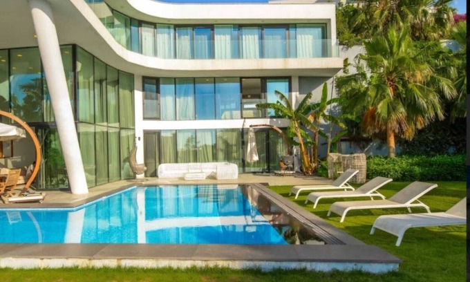 Bogazici House | Charming 4-bedroom building with AC, WiFi in tranquil Boğaziçi