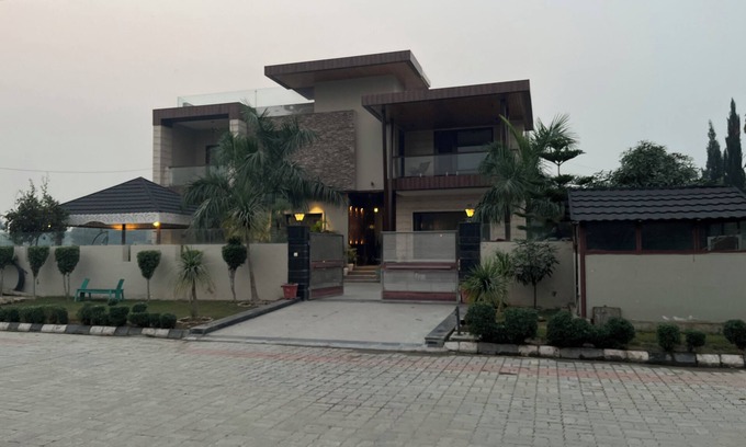 Amritsar House | Charming 4-bedroom bungalow with WiFi, AC in Amritsar, Punjab