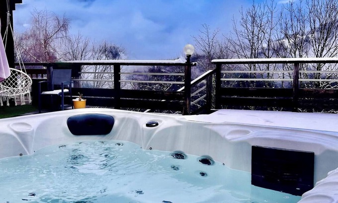 Les Clefs Ski Chalet | Charming 4-bedroom chalet in mountain vilage Les Clefs with private Hot Tub
