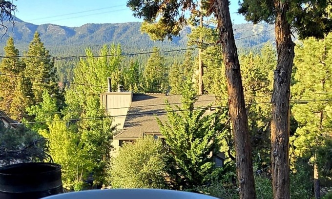 Whispering Forest Ski Chalet | Charming 4-bedroom chalet with WiFi, AC in lovely Big Bear
