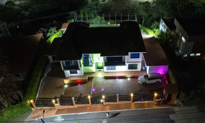 Pereira House | Charming 4-bedroom house with WiFi and AC in beautiful Tres Puertas