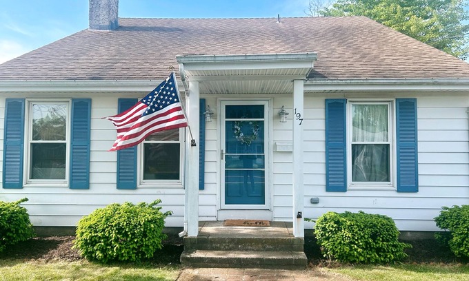 Point Pleasant Beach Cottage | Charming 4-bedroom cottage with WiFi and AC in Bay Head