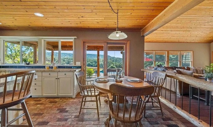 Sonora House | Charming 4-bedroom country house with AC and WiFi in delightful Sonora.