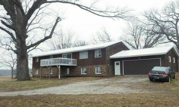 Sperry Other | Charming 4-bedroom farmhouse in Burlington with AC