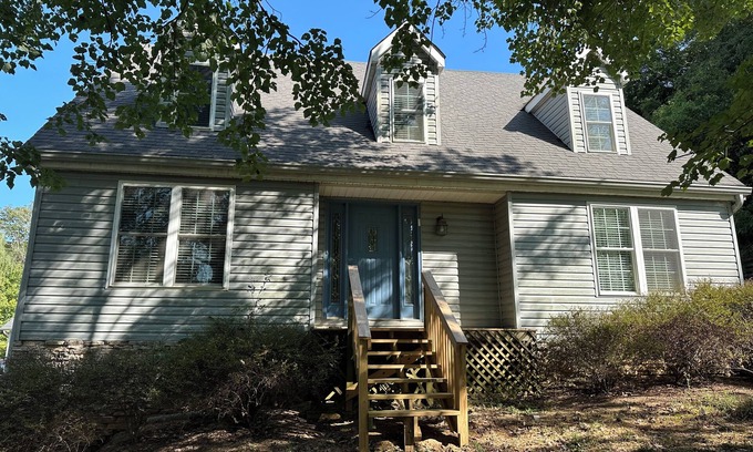 Celina Other | Charming 4-bedroom farmhouse on 11 acres, Pool, AC, Fire pit and WiFi in Celina